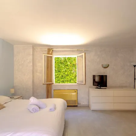 La Perle L Pool & Terrace L Shellter * Saint-Tropez