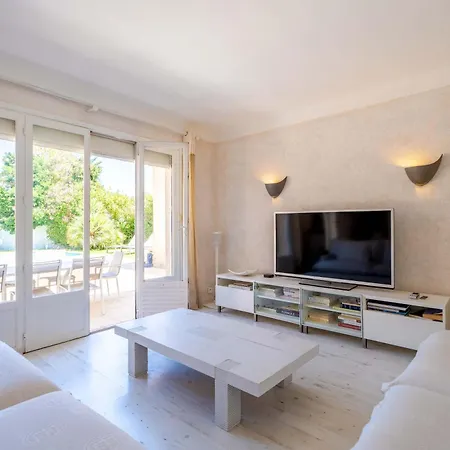 Villa La Perle L Pool & Terrace L Shellter