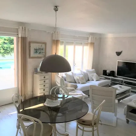 Villa Avec Piscine Dans Domaine Gassin *
